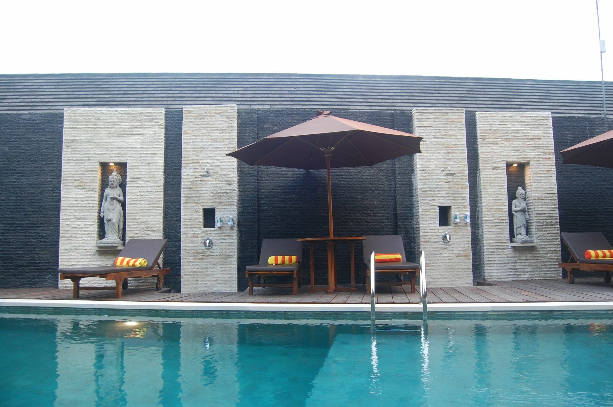 Oyo 3779 North Wing Canggu Resort מראה חיצוני תמונה